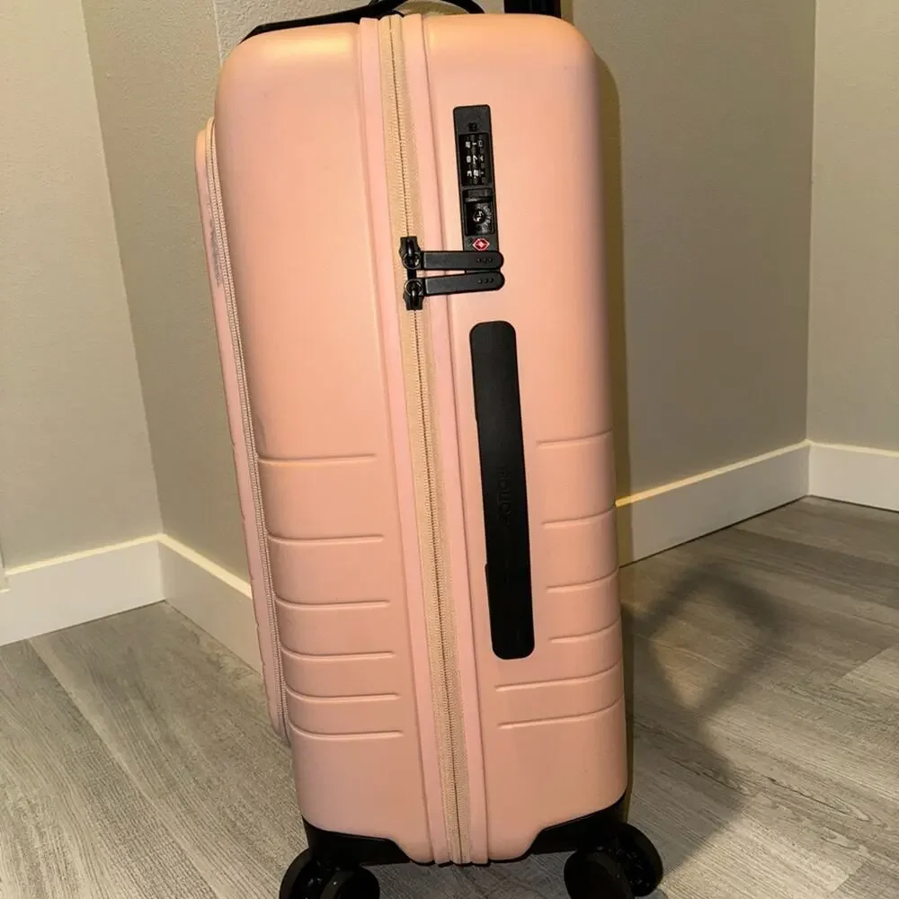 Monos fair used